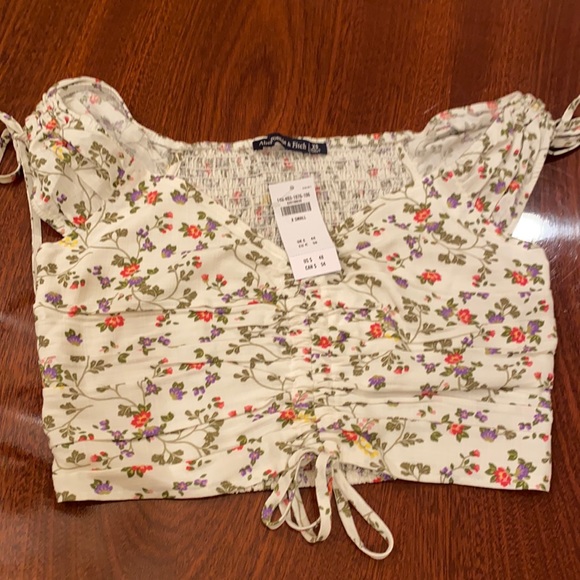 Abercrombie &Fitch floral crop top - Picture 1 of 5